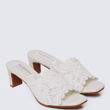 Chloé Comfy Heels In Beige