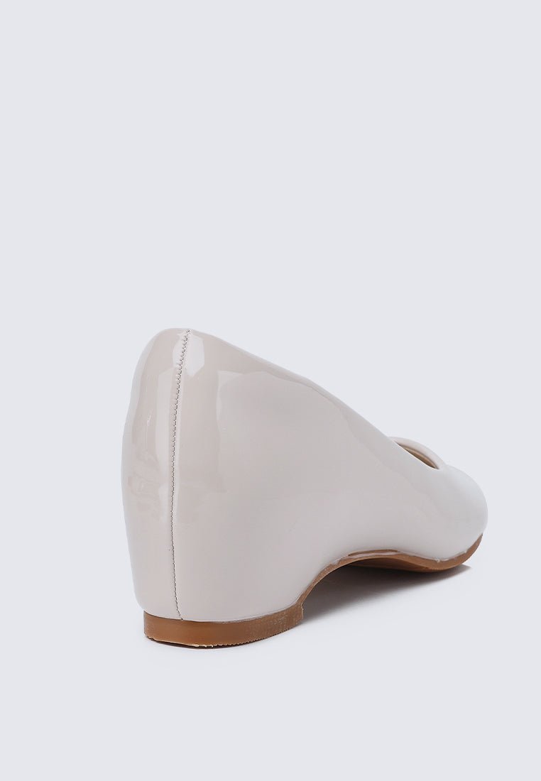 Helene WideFit Comfy Pumps In BeigeShoes - myballerine