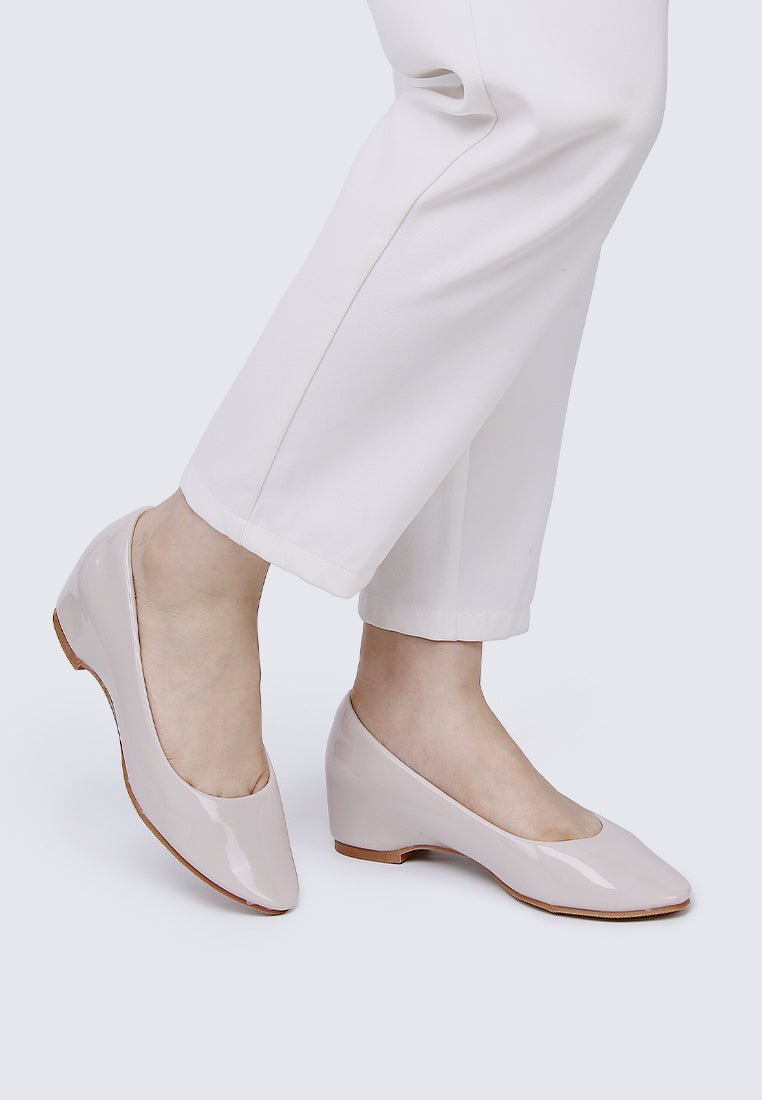 Helene WideFit Comfy Pumps In BeigeShoes - myballerine