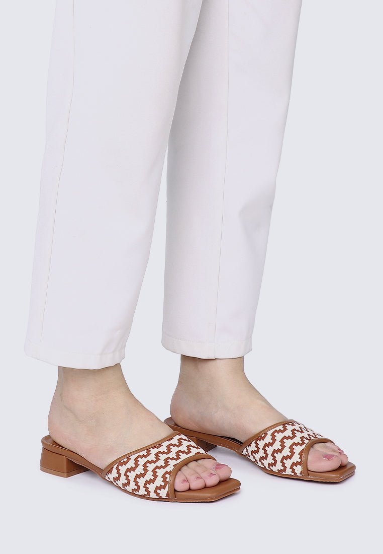 Vee Comfy Sandals In BrownShoes - myballerine