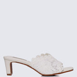 Chloé Comfy Heels In Beige