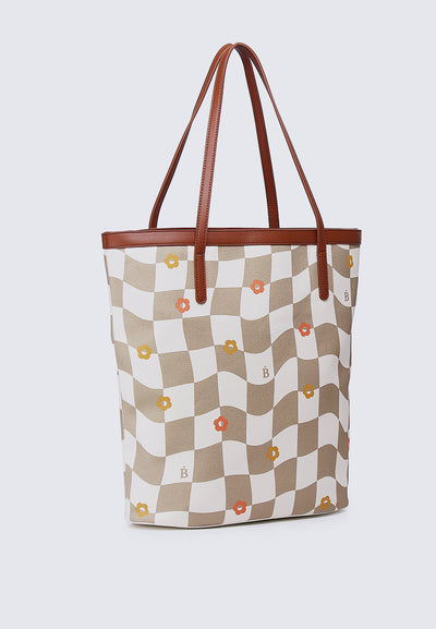 Checker Me Out Tote Bag In Taupe