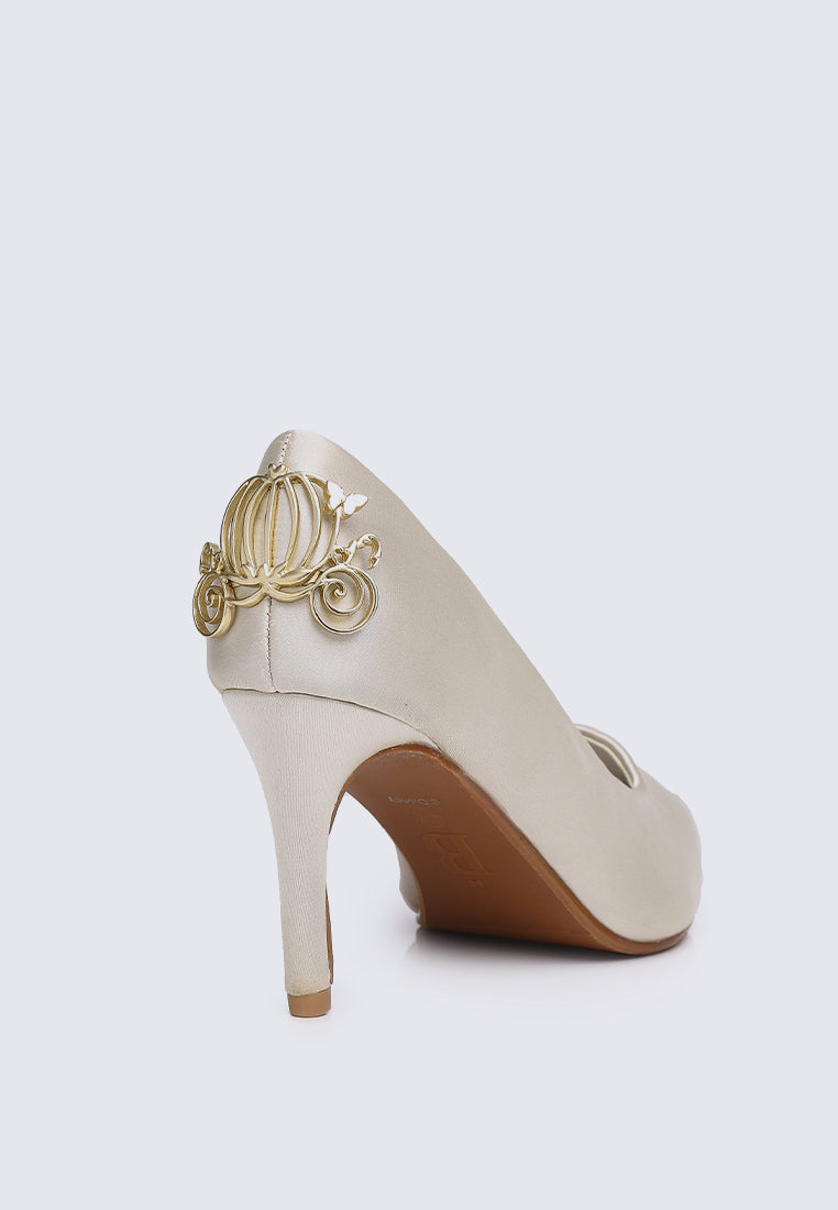 The Carriage Princess Comfy Pumps In Pearl