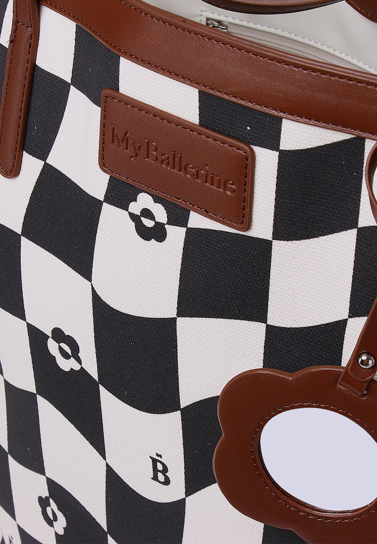 Checker Me Out Tote Bag In Black