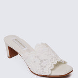 Chloé Comfy Heels In Beige