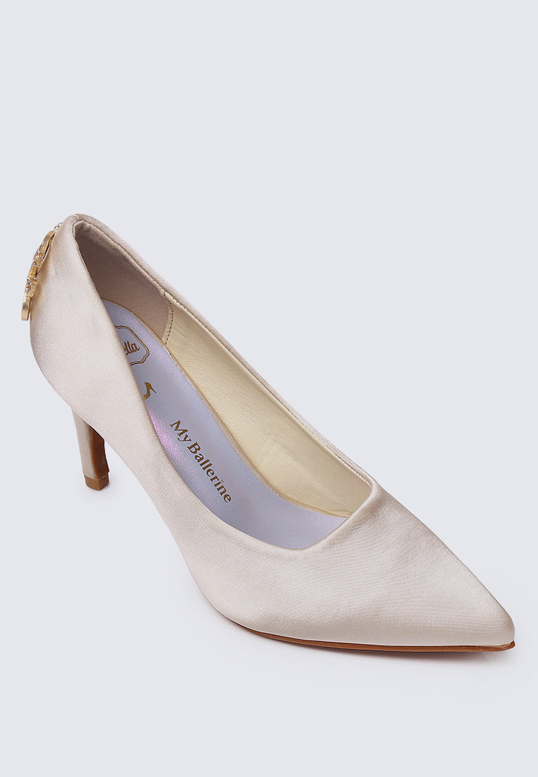 The Carriage Princess Comfy Pumps In Pearl