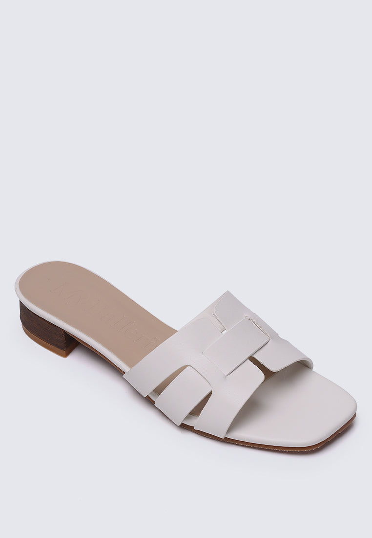 Isla Comfy Sandals In Off White