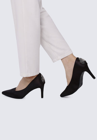 The Carriage Princess Comfy Pumps In Black