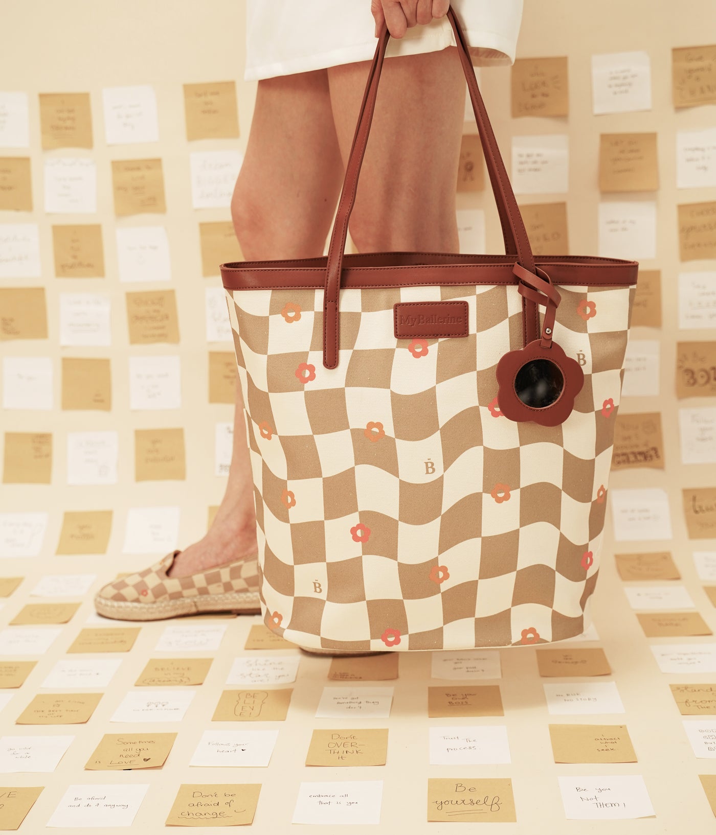Checker Me Out Tote Bag In Taupe