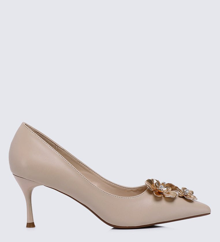 Camellia Comfy Pumps In NudeShoes - myballerine