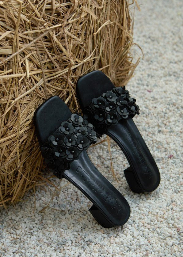Corinne Comfy Sandals In BlackSandals - myballerine