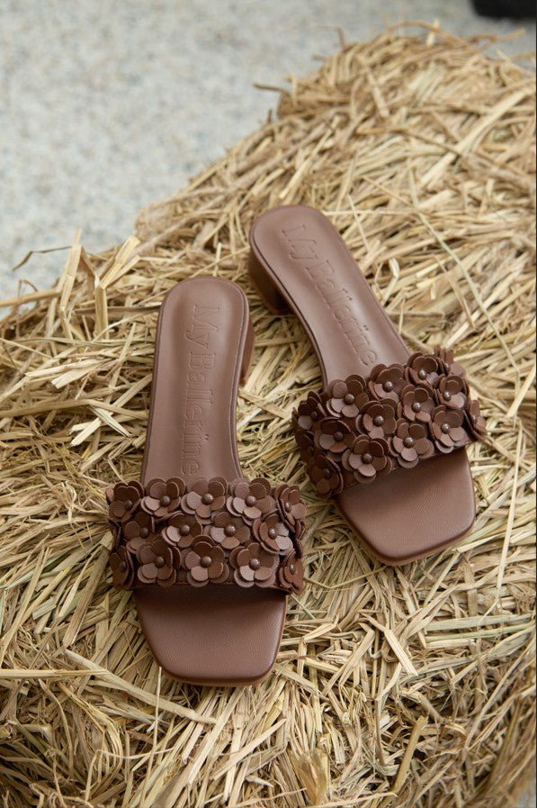 Corinne Comfy Sandals In BrownSandals - myballerine