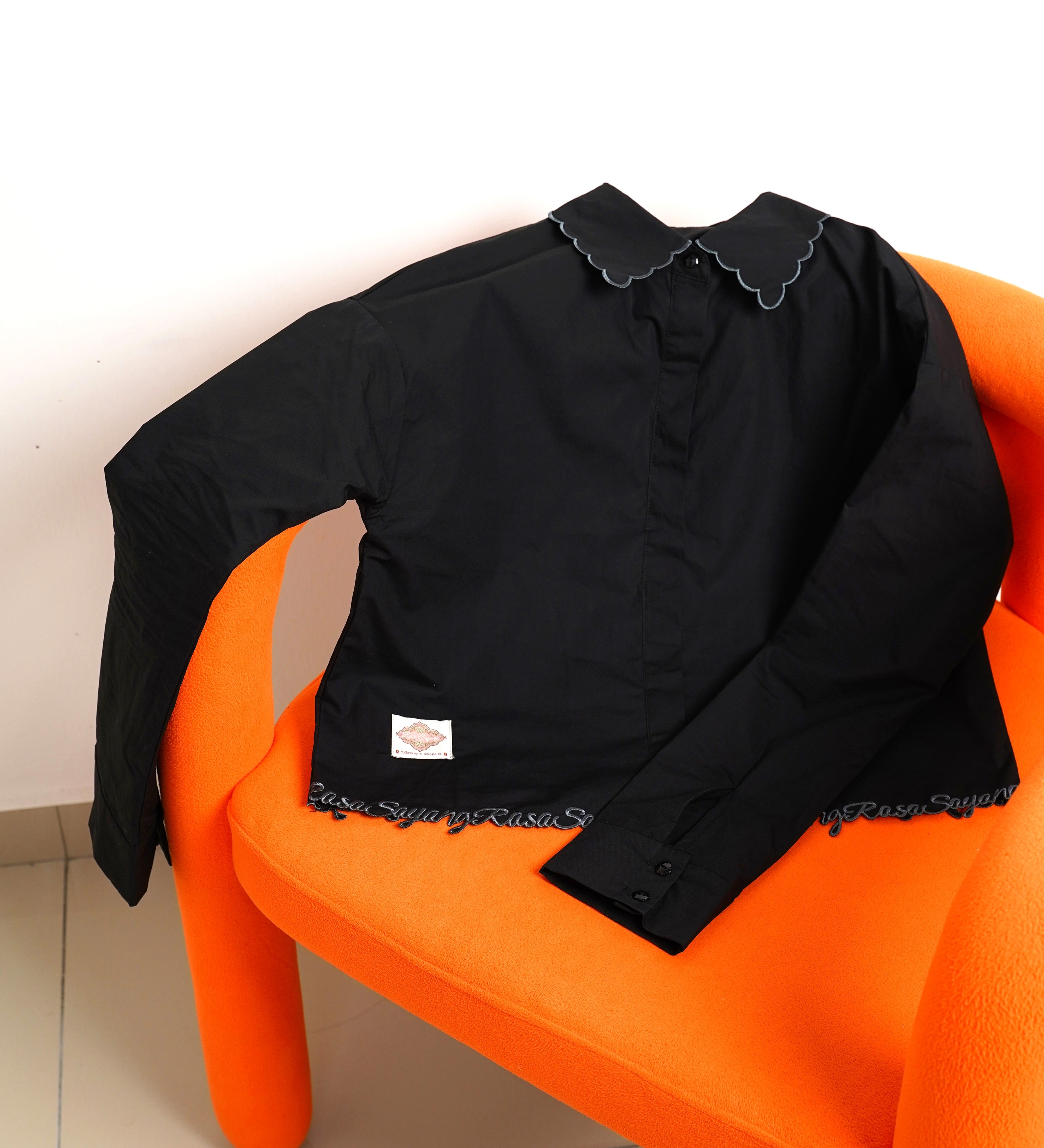 I Feel Love Collar Shirt Top In Black - myballerine