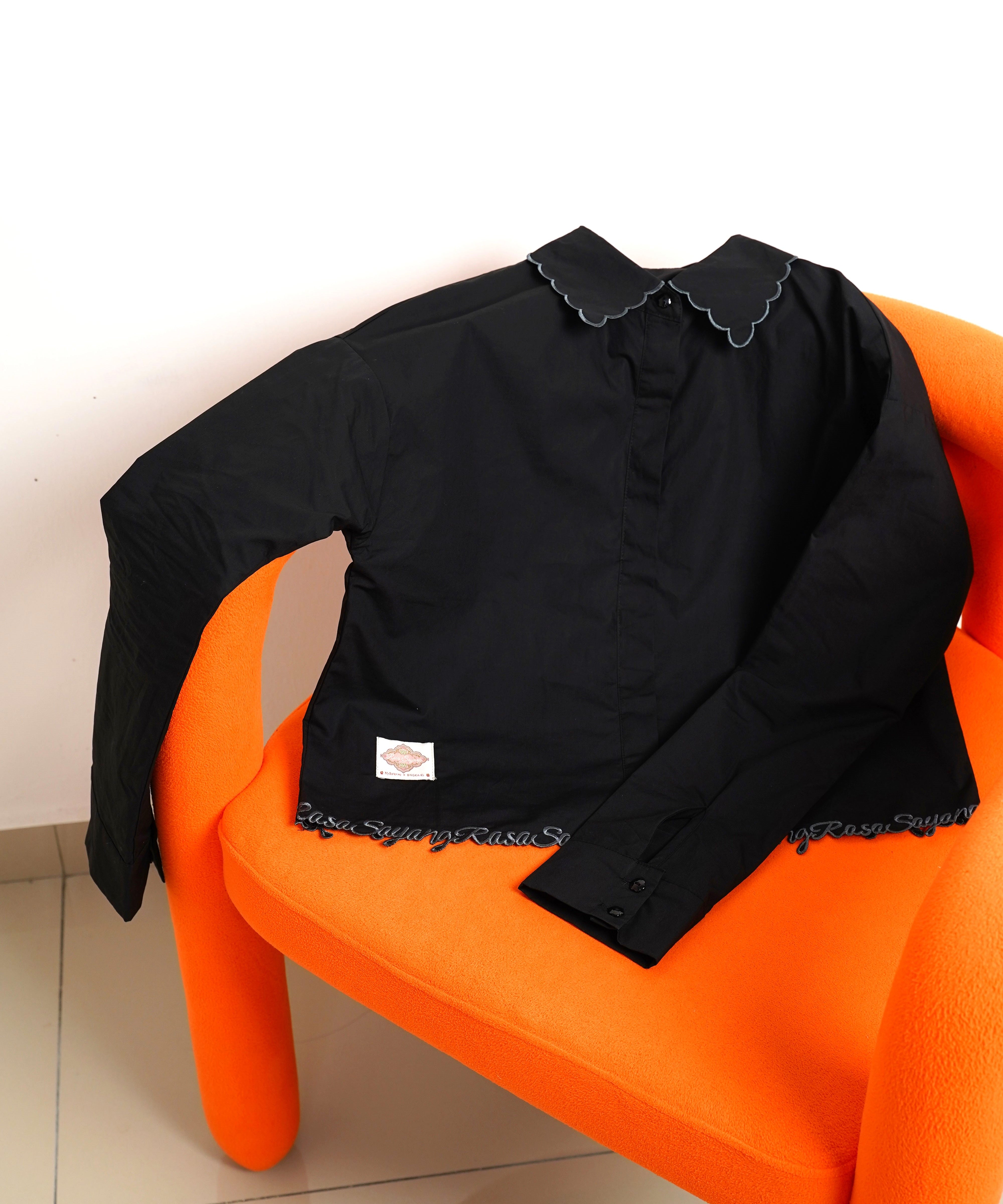 I Feel Love Collar Shirt Top In Black - myballerine