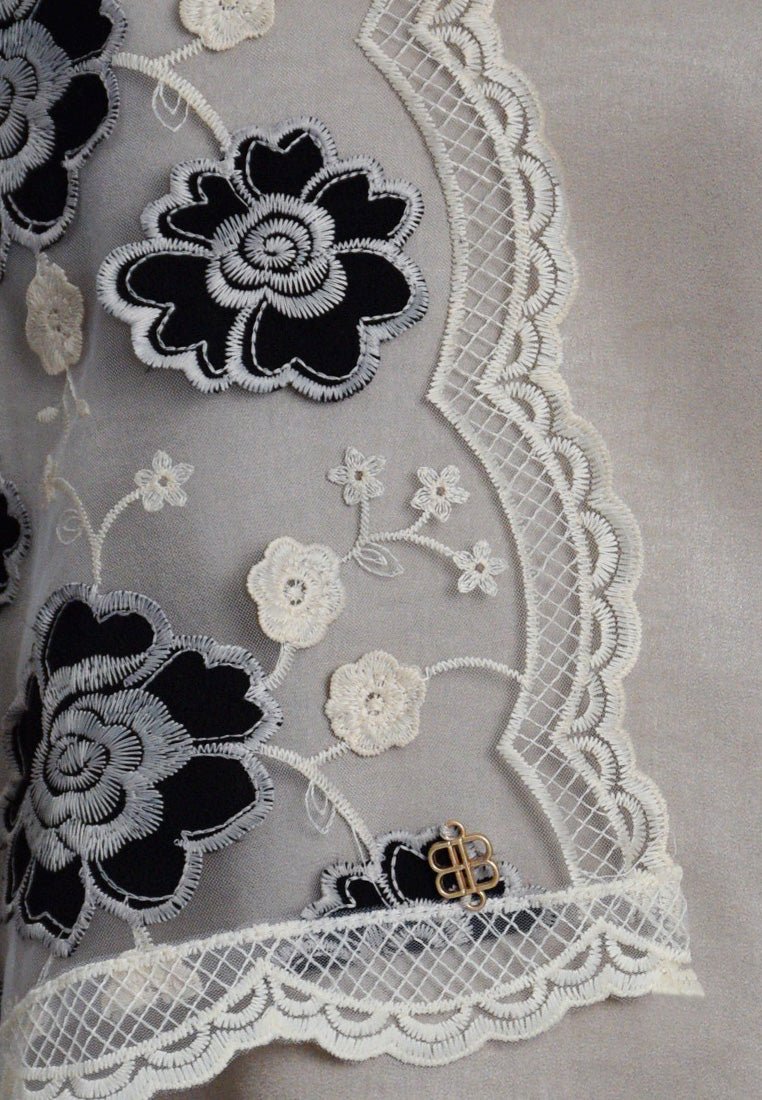 Kamelia Selendang Premium Scarves In BlackSelendang - myballerine