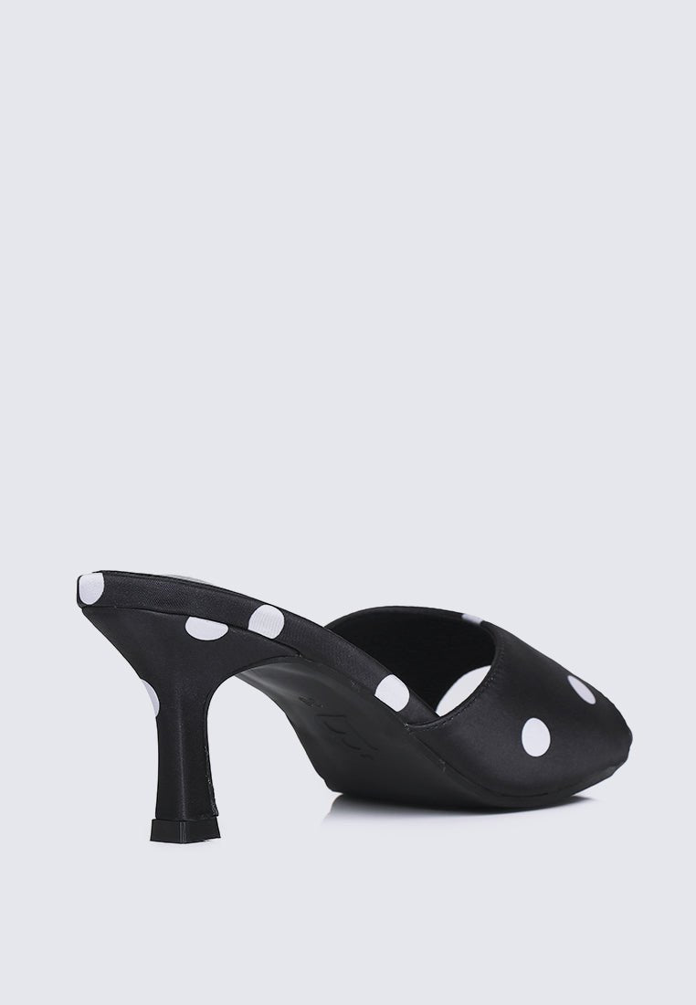Noira Comfy Heels In BlackHeels - myballerine
