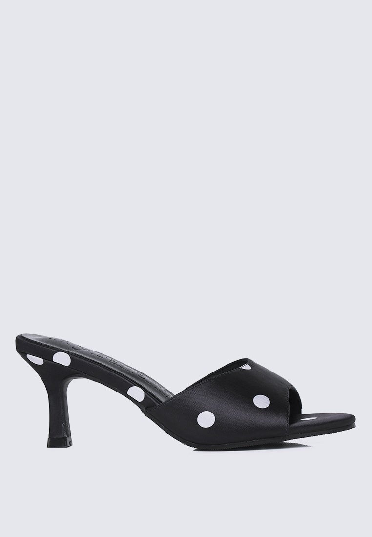 Noira Comfy Heels In BlackHeels - myballerine