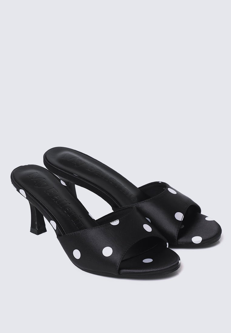 Noira Comfy Heels In BlackHeels - myballerine