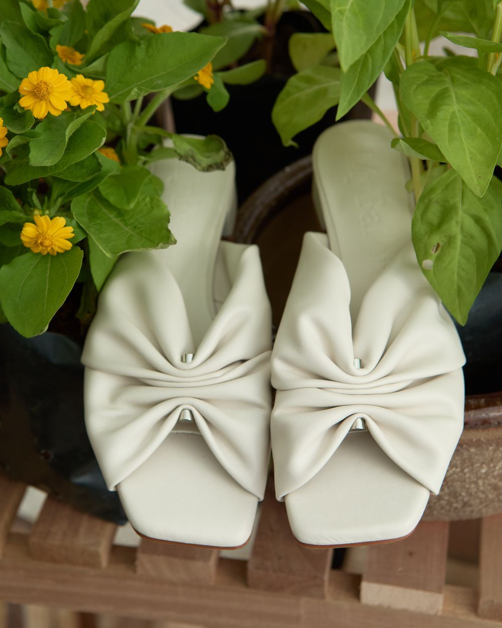 Sia Comfy Sandals In BeigeSandals - myballerine