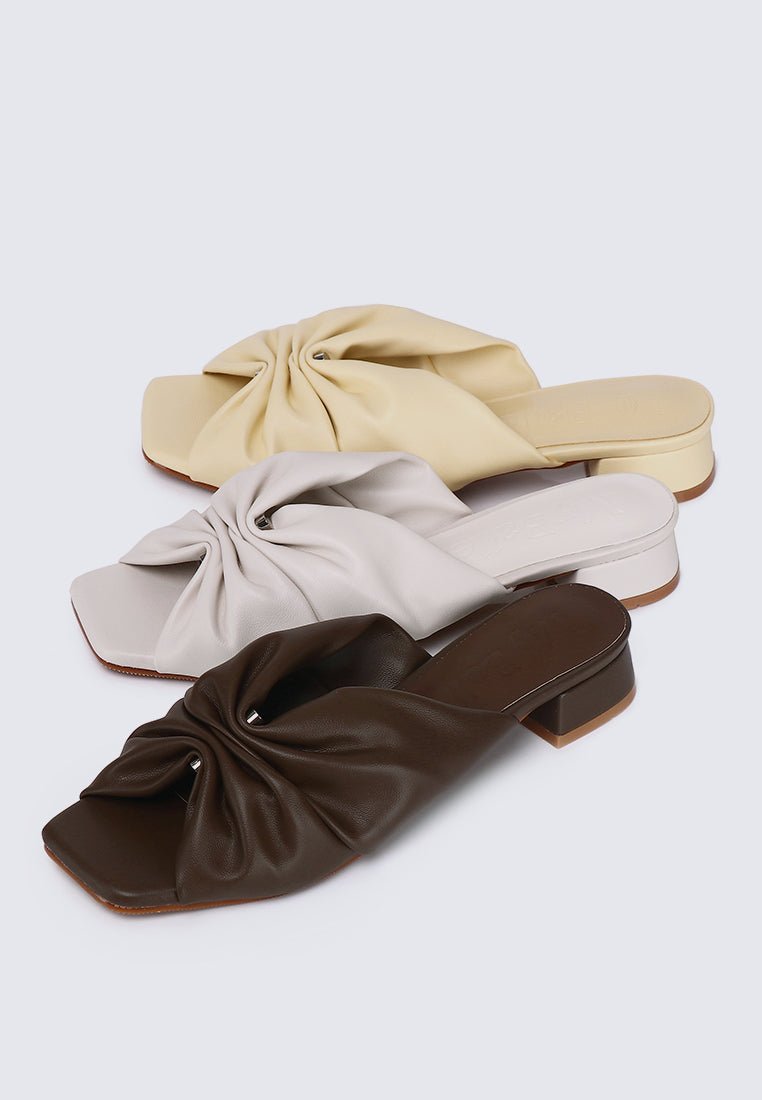 Sia Comfy Sandals In ButterSandals - myballerine