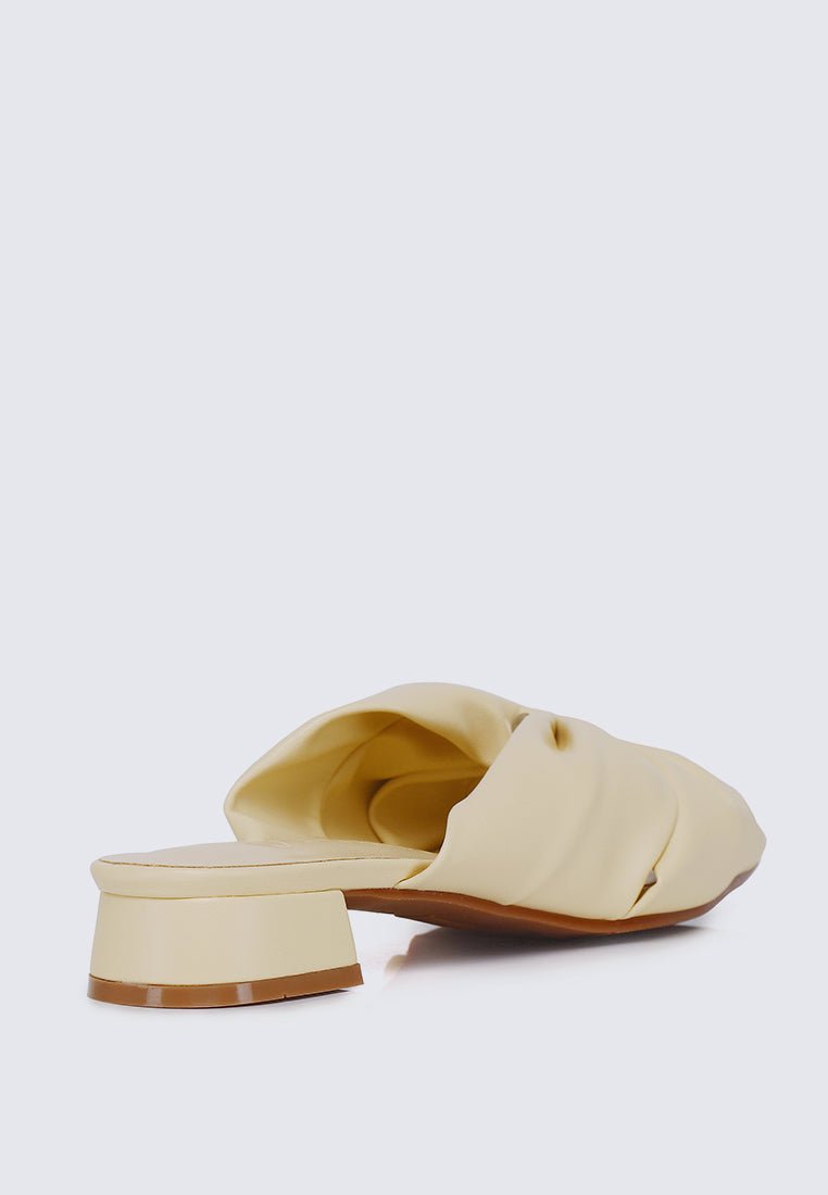 Sia Comfy Sandals In ButterSandals - myballerine