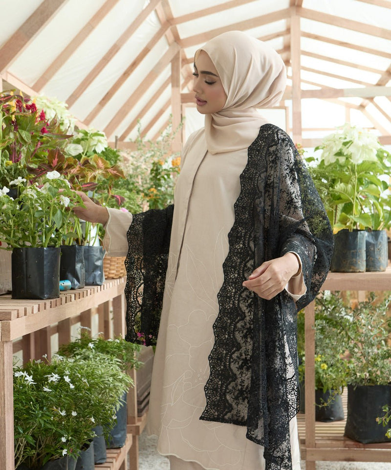 Sinaran Selendang Premium Scarves In BlackSelendang - myballerine