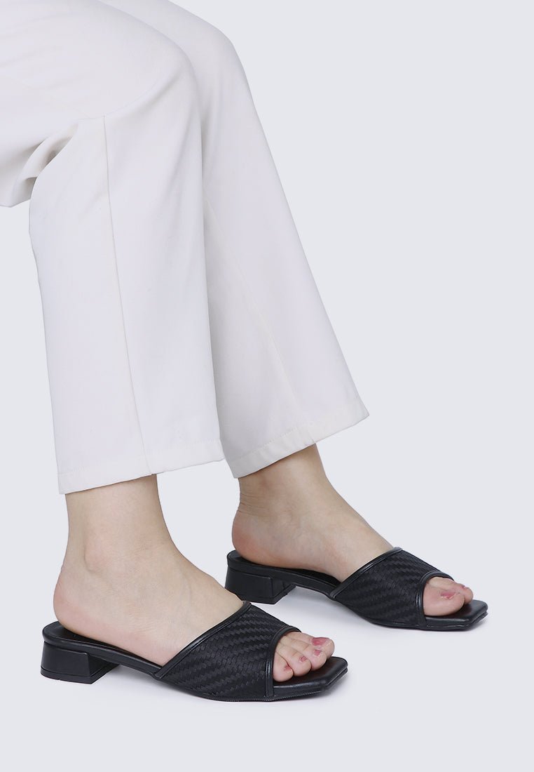 Vee Comfy Sandals In BlackShoes - myballerine