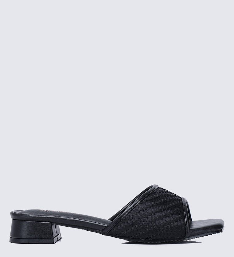 Vee Comfy Sandals In BlackShoes - myballerine