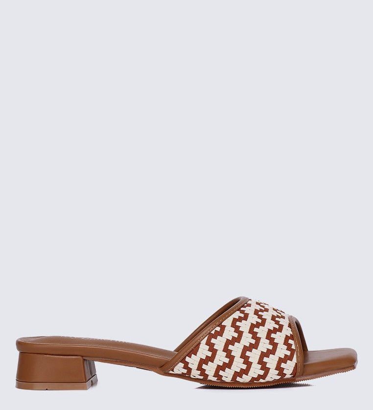 Vee Comfy Sandals In BrownShoes - myballerine