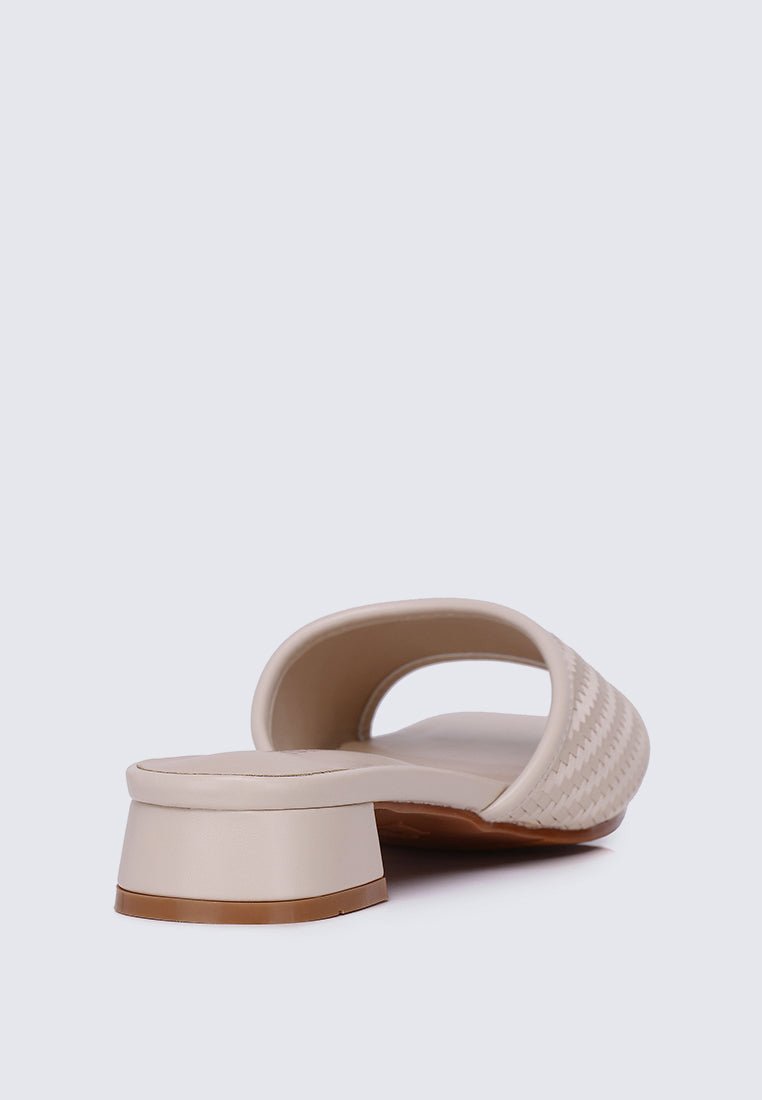 Vee Comfy Sandals In NudeSandals - myballerine