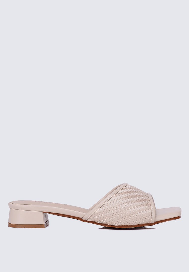 Vee Comfy Sandals In NudeSandals - myballerine