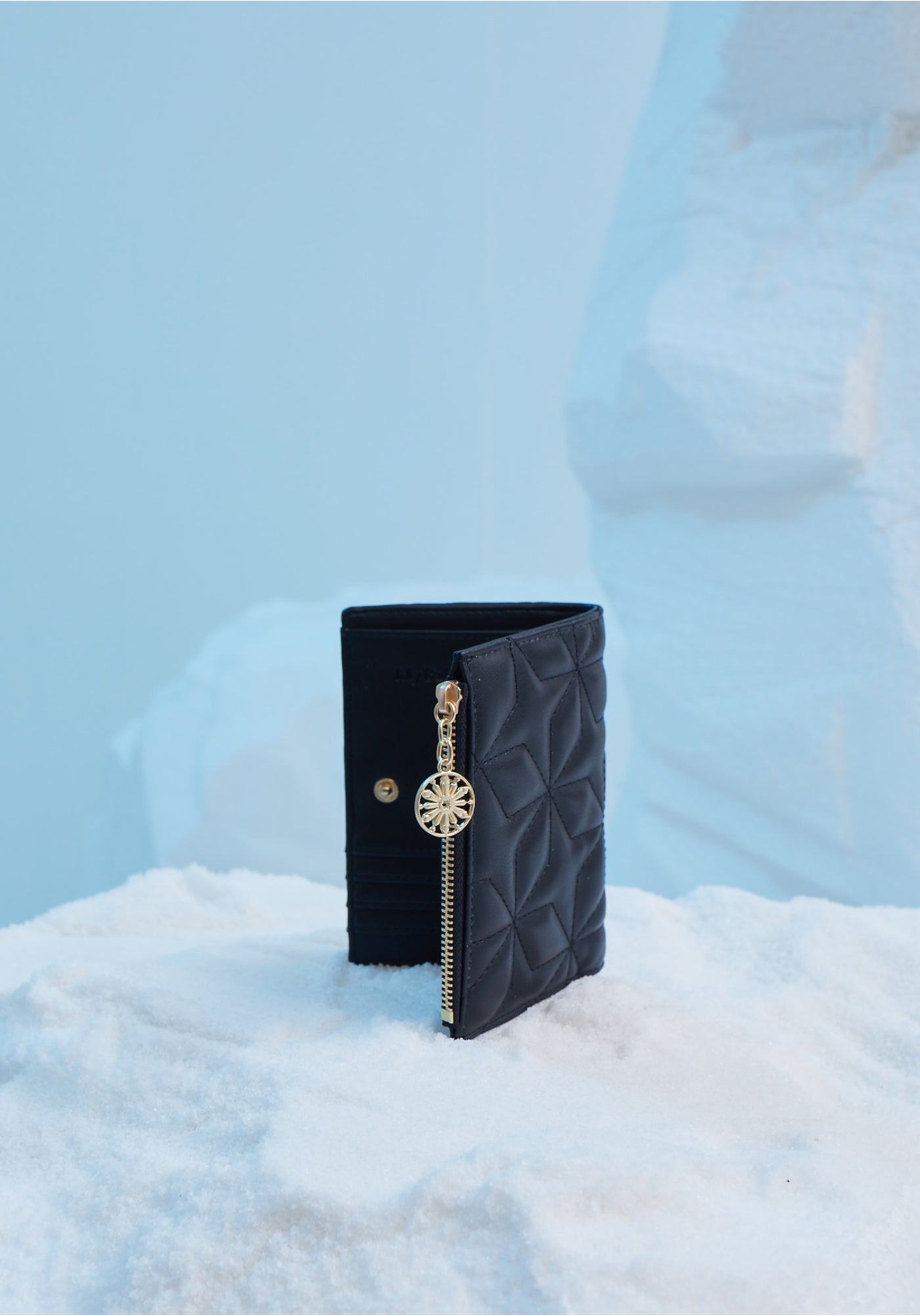 Cool Queen Short Wallet In Black