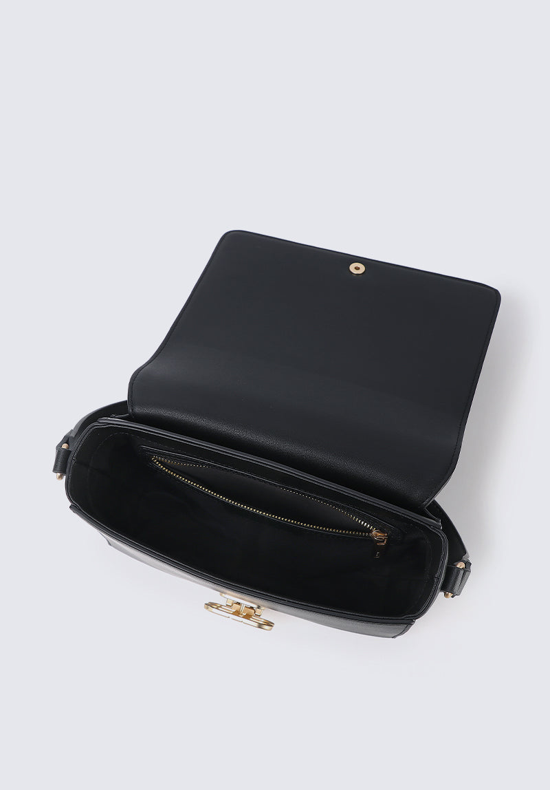 Bryssa Shoulder Bag In Black